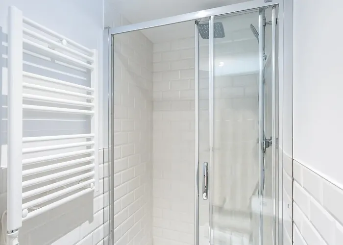 Flateli Center 2 * Χιρόνα